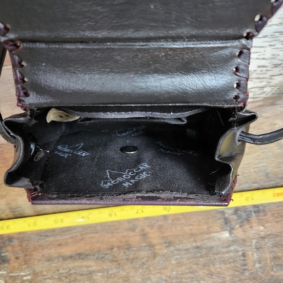 Vintage Moroccan Magic Leather Embossed Cross Body Mini Purse 1970's - Picture 14 of 14